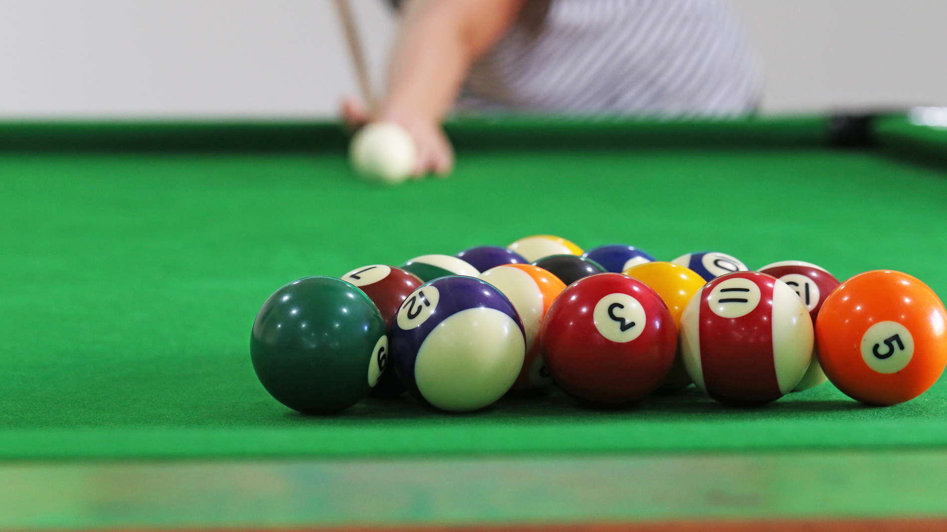 CHECK OUT THESE SNOOKER TIPS FOR BEGINNERS.